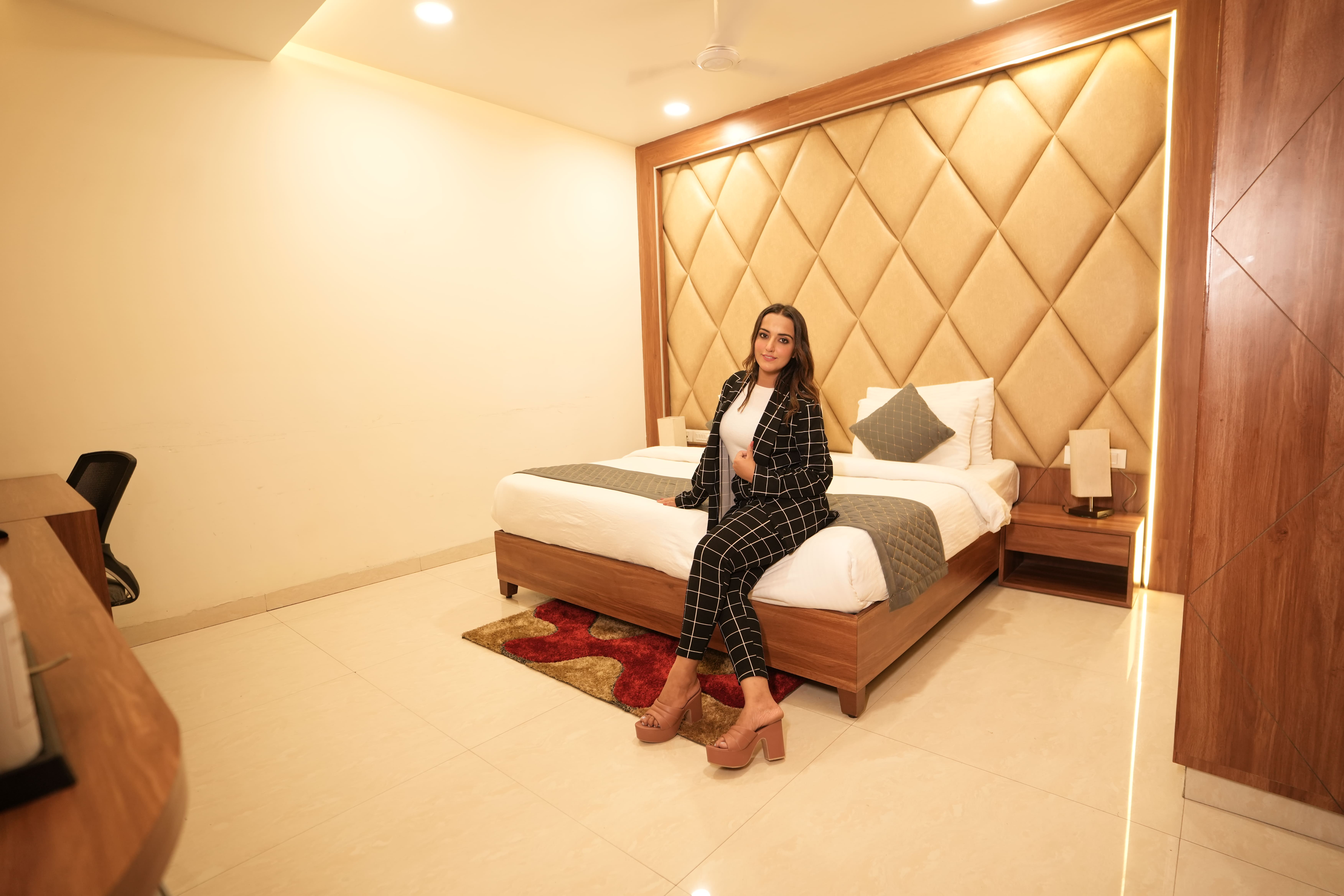 Hotel Pradeep Star Inn Suite Room